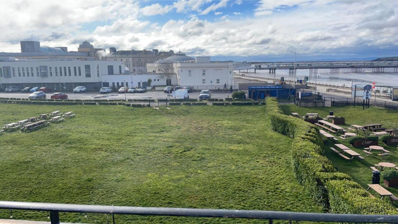 Royal Grosvenor Hotel 2*