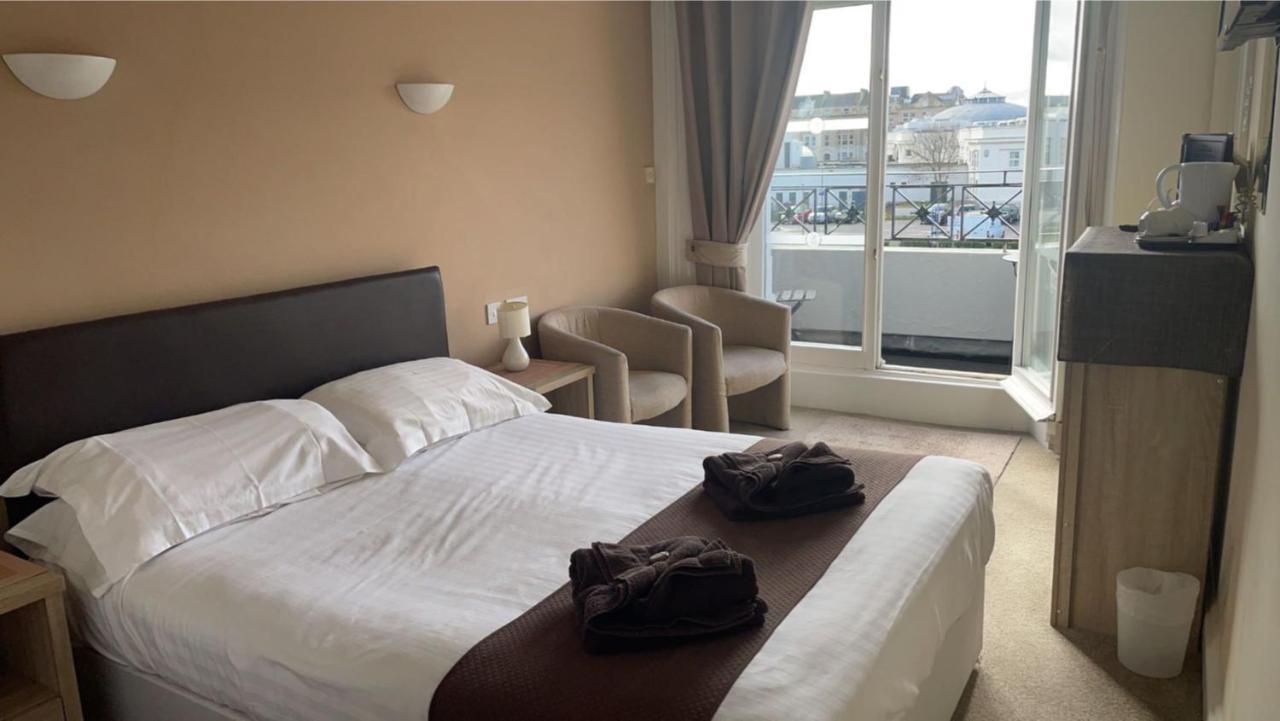 Royal Grosvenor Hotel 2*